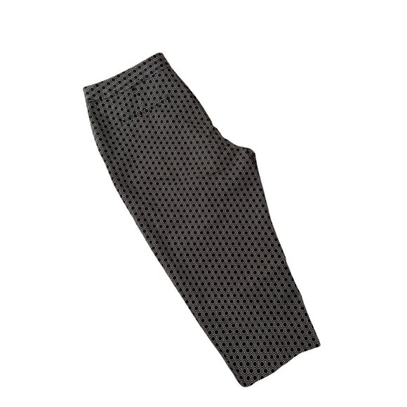 Worthington Petite Capris, Size 6P, Modern Fit, Zip Closure, Black and White - Picture 1 of 6
